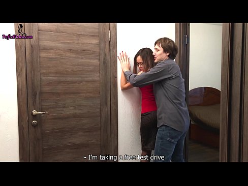 ❤️ 性感的房地产经纪人在出售她的公寓时性感地撸起了她的阴部并进行性交 - Krempai ️❌ Russian porn❌️❤