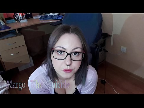 ❤️ 性感的眼镜女孩在镜头前深深地吸吮假阳具 ️❌ Russian porn❌️❤