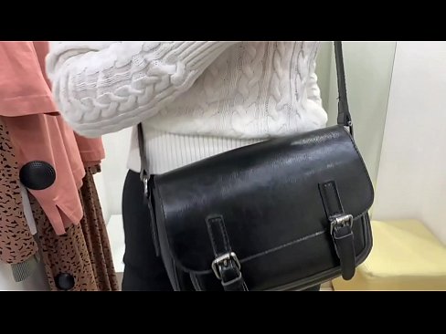 ❤️ 年轻婊子FeralBerry在试衣间用假阳具公开自慰 ️❌ Russian porn❌️❤