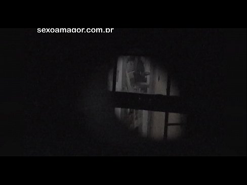 ❤️ 金发女郎被隐藏在空心砖后面的邻居偷窥者偷偷录影 ️❌ Russian porn❌️❤